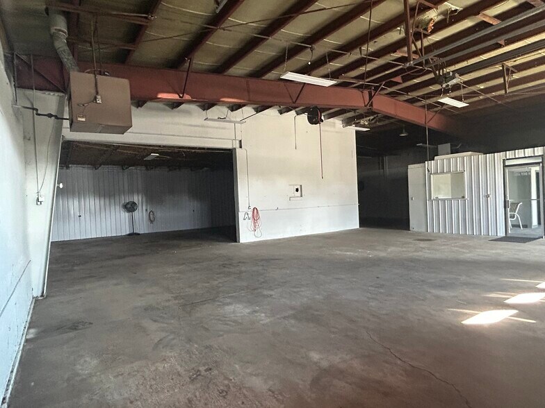 More Photos Of 3499 E Main St, Kalamazoo Auto Repair For Sale