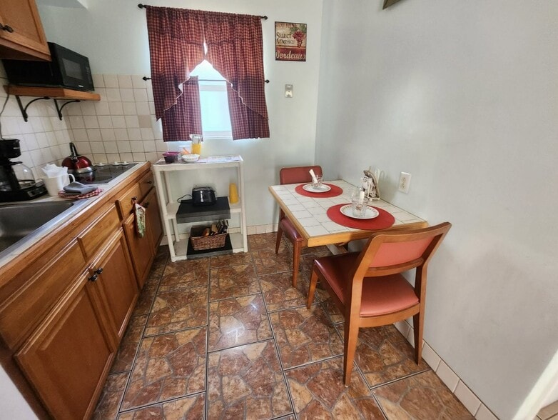More Photos Of 415 Hamden Dr, Clearwater Beach Hotel For Sale