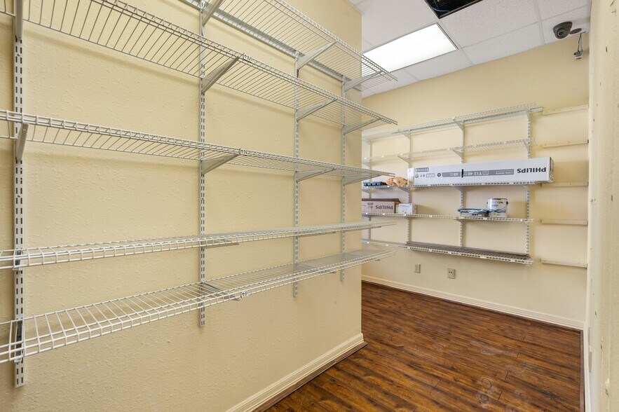 More Photos Of 26069 Springer Cemetary Rd, Hockley Flex For Sale