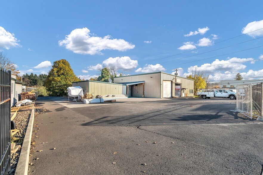 More Photos Of 15464 SE 94th Ave, Clackamas Industrial For Sale