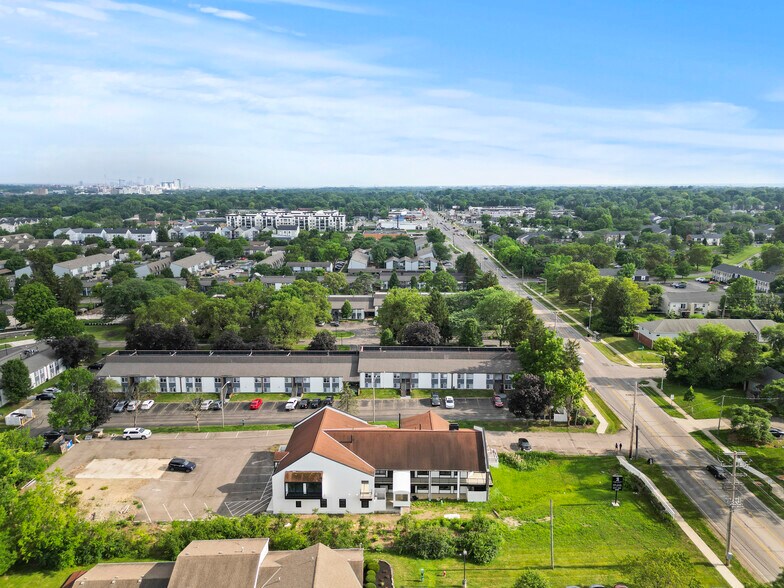 More Photos Of 4588 Kenny Rd, Columbus Storefront Retail Office For Sale