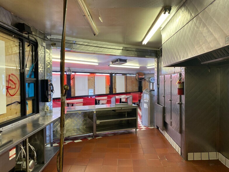 More Photos Of 3660 Beverly Blvd, Los Angeles Restaurant For Sale