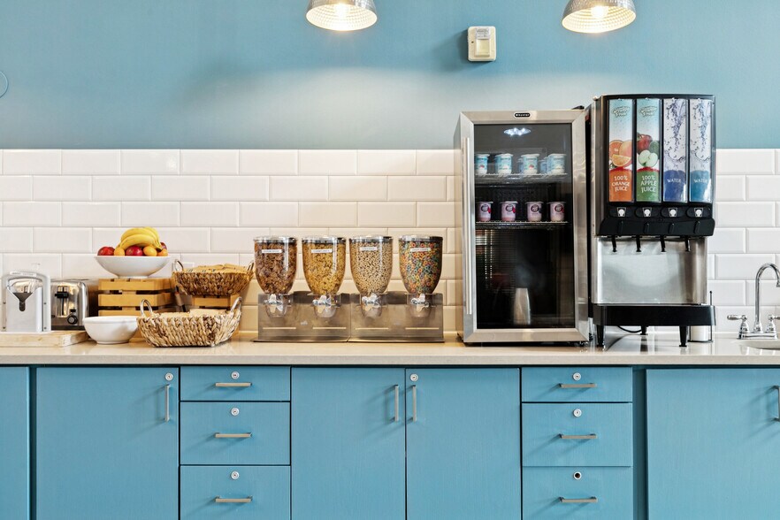 More Photos Of 130 Holiday Blvd, Covington Hotel For Sale