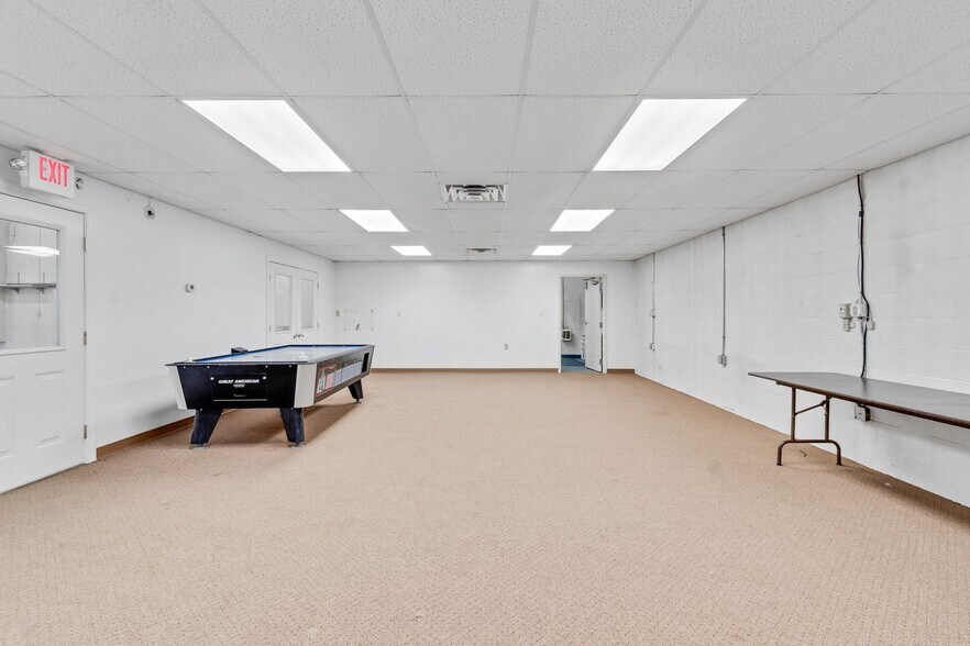 More Photos Of 200 Roosevelt St, Minerva Warehouse For Lease