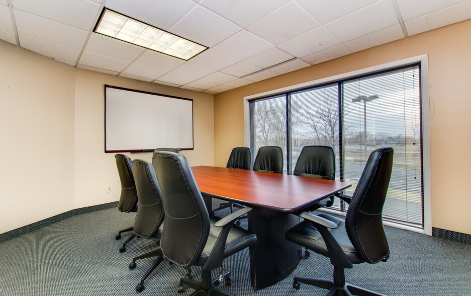 More Photos Of 12940 Harriet Ave S, Burnsville Medical For Lease