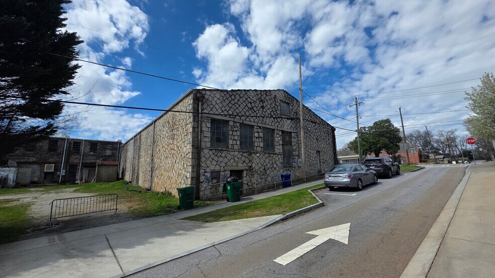 More Photos Of 5367 E Mountain St, Stone Mountain Freestanding For Lease