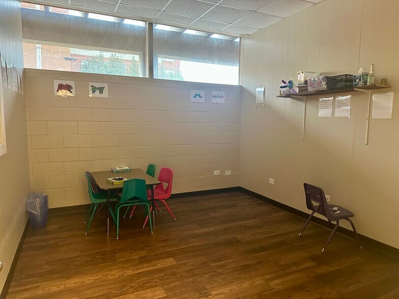 More Photos Of 200 W Fairview Ave, Johnson City Office For Sale