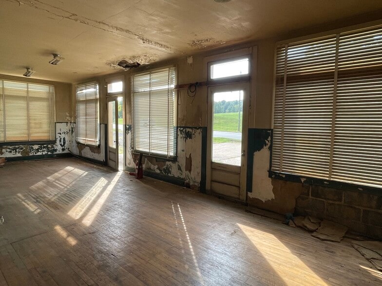 More Photos Of 12347 James Madison Hwy, Orange Flex For Sale