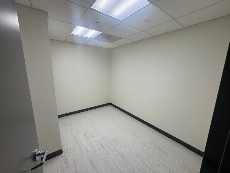 More Photos Of 4660 Kenmore Ave, Alexandria Medical For Lease