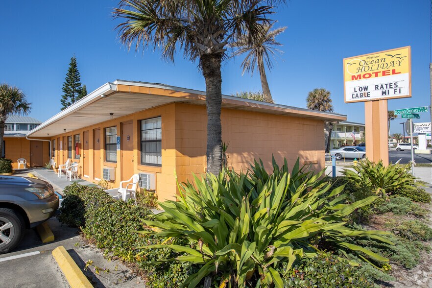 More Photos Of 1800 S Atlantic Ave, Daytona Beach Hotel For Sale