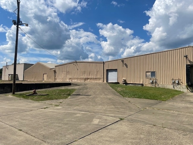 More Photos Of 3901 Camden Ave, Parkersburg Warehouse For Lease