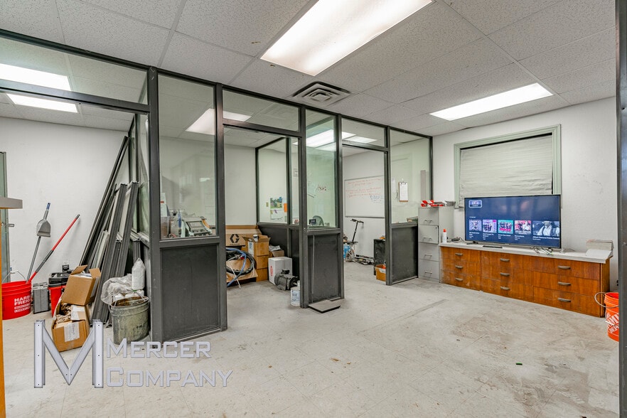 More Photos Of 4939-4959 Rendon Rd, Fort Worth Warehouse For Sale