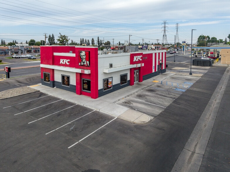 More Photos Of 6300 White Ln, Bakersfield General Retail For Sale
