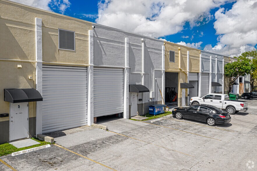 More Photos Of 1975-1981 S Park Rd, Hallandale Unknown For Lease