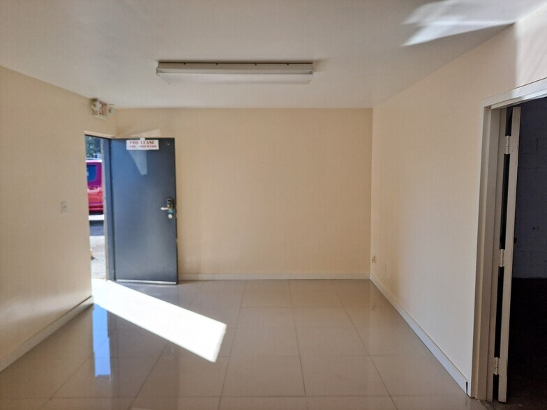 More Photos Of 6900-6930 NW 46th St, Miami Warehouse For Lease