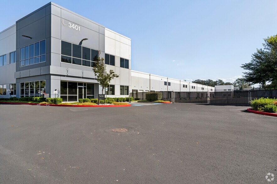 More Photos Of 3401 96th St S, Lakewood Distribution For Lease