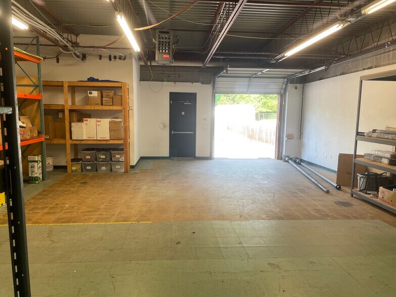 More Photos Of 8300 Guilford Rd, Columbia Unknown For Lease