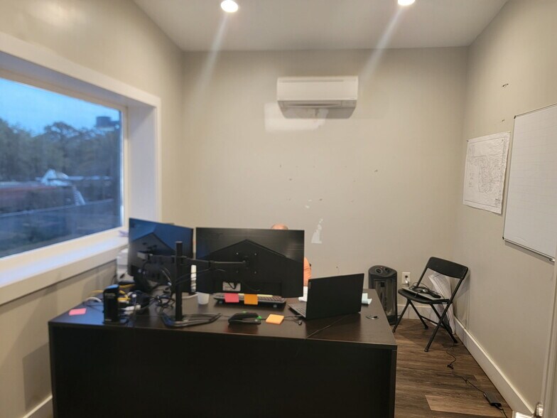 More Photos Of 310 Mealy St, Atlantic Beach Warehouse For Lease
