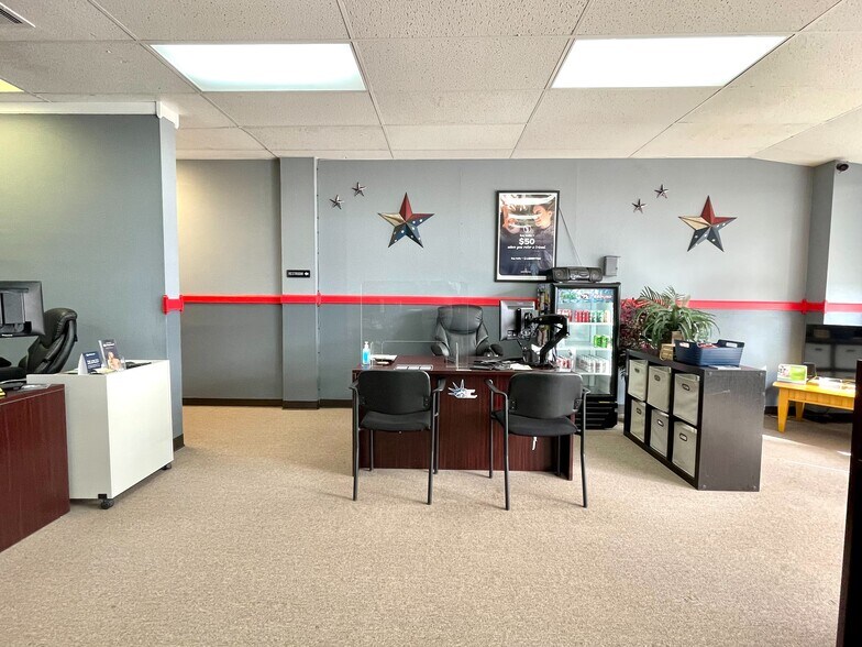 More Photos Of 914-920 S 4th St, Chickasha Storefront Retail Office For Sale
