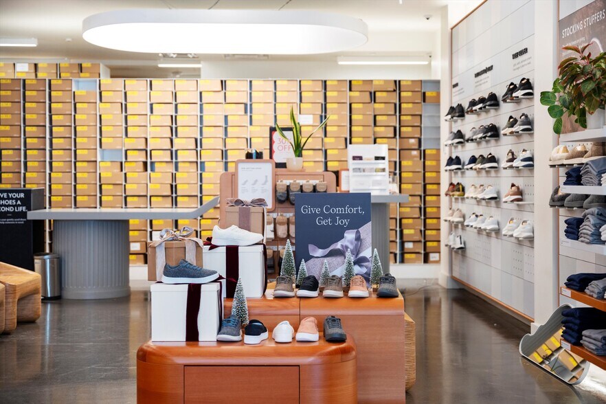 More Photos Of 3135 M St NW, Washington Storefront For Lease