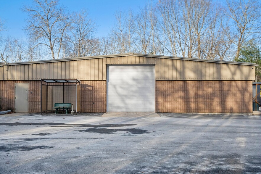 More Photos Of 445 Newburyport Tpke, Rowley Manufacturing For Sale