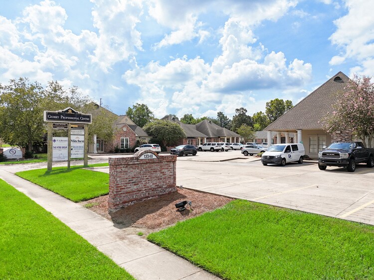 More Photos Of 13348 Coursey Blvd, Baton Rouge Medical For Sale