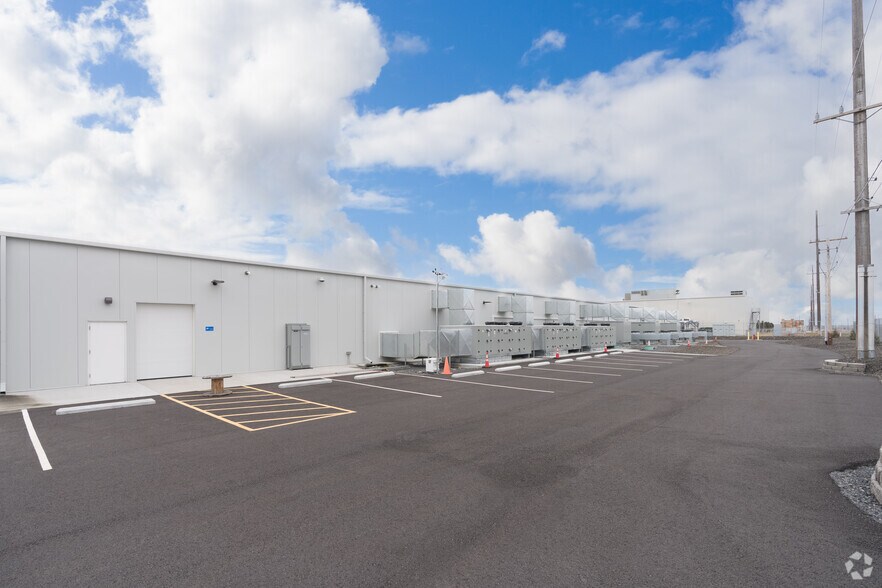 More Photos Of 7897 Randolph Rd NE, Moses Lake Manufacturing For Sale