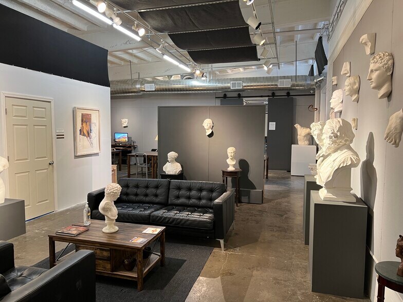 More Photos Of 654-660 E McMillan St, Cincinnati Warehouse For Lease