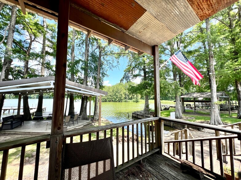 More Photos Of 1424 Fisherman Dr, Ferriday Hotel For Sale