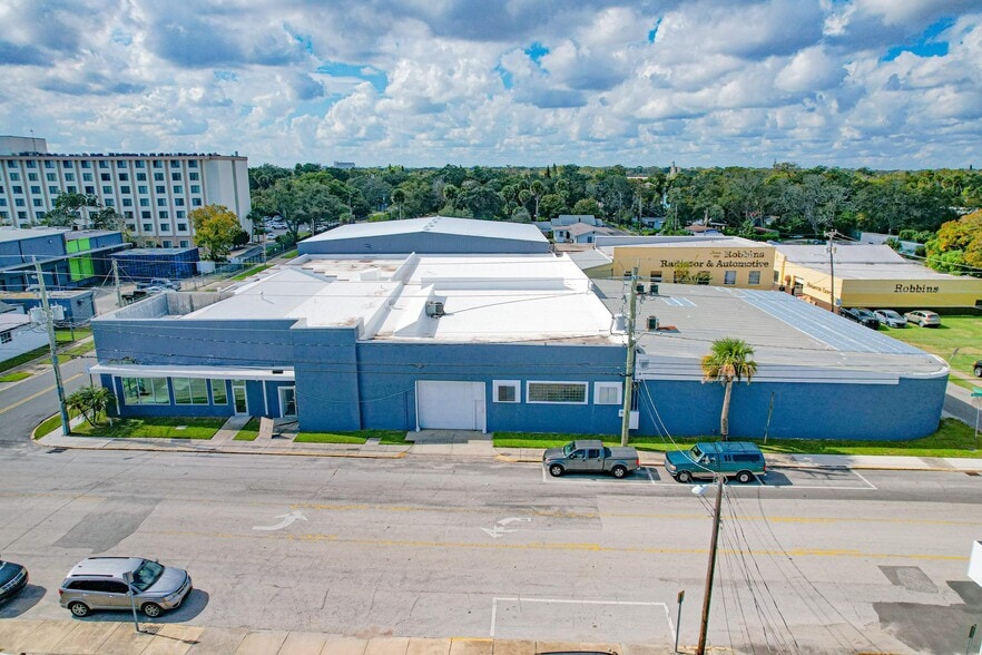 More Photos Of 530 N Beach St, Daytona Beach Warehouse For Sale