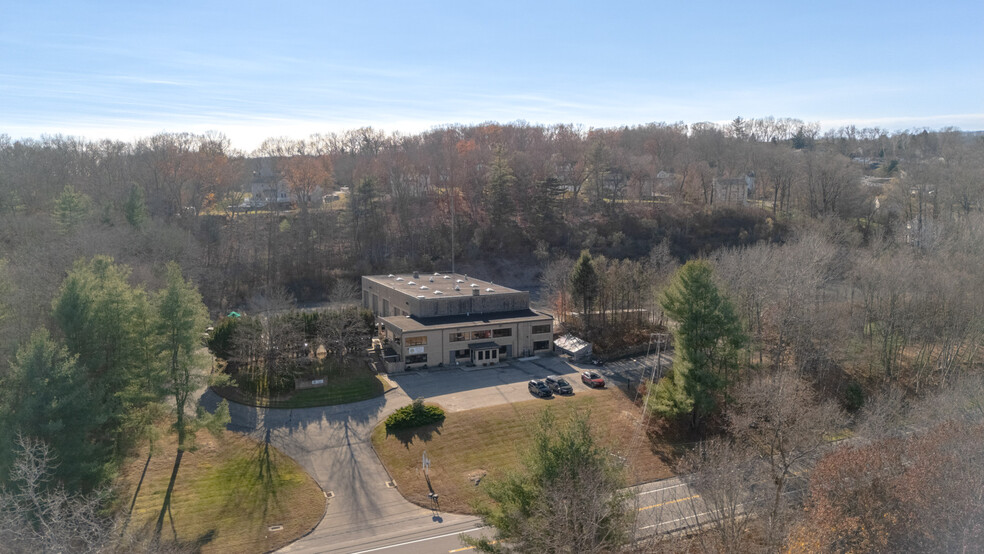 Primary Photo Of 45 Pines Bridge Rd, Beacon Falls Service For Lease