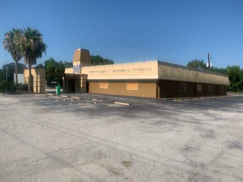 Primary Photo Of 2005 Mangum Rd, Houston Restaurant For Sale