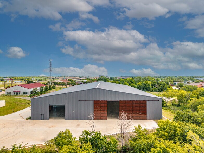 More Photos Of 1771 Robinson Road, Grand Prairie Warehouse For Sale