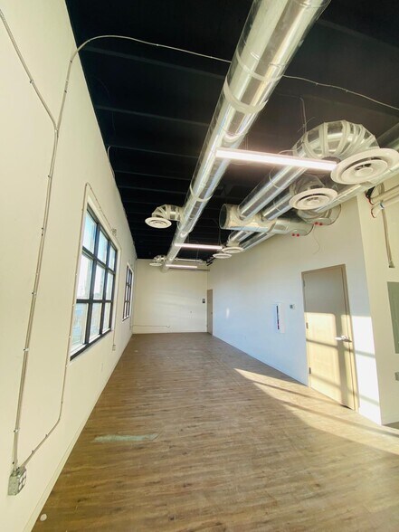 More Photos Of 5696 Ohio Ave, Nashville Storefront Retail Office For Lease