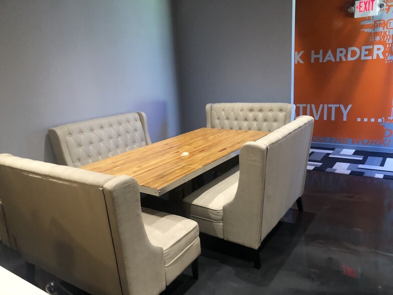 More Photos Of 3330 W Cypress St, Tampa Office For Sale
