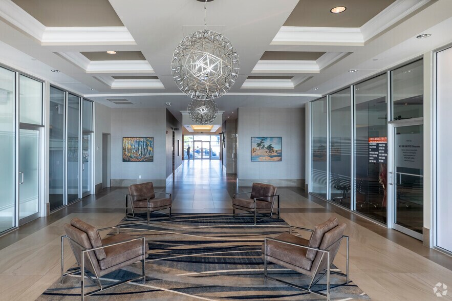 More Photos Of 218 Export Blvd, Mississauga Office For Lease