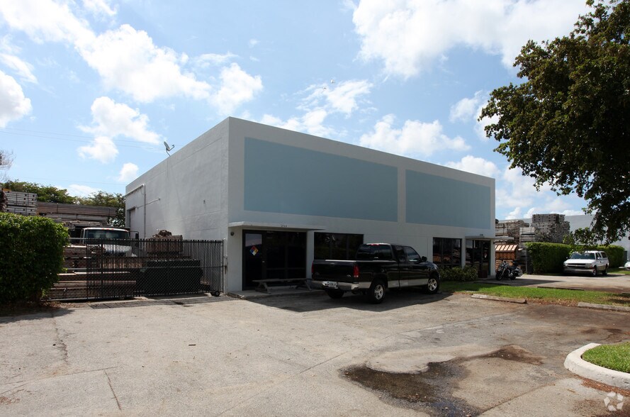More Photos Of 1844-1446 NW 21st Ave, Pompano Beach Warehouse For Lease