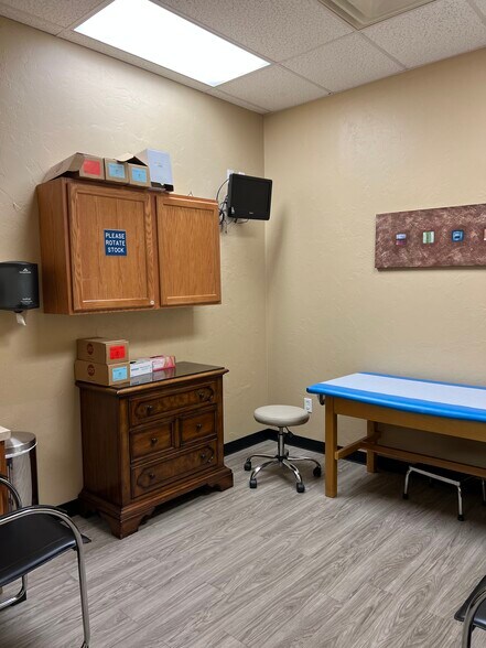 More Photos Of 2309 S I-35 Service Rd, Moore Storefront For Lease