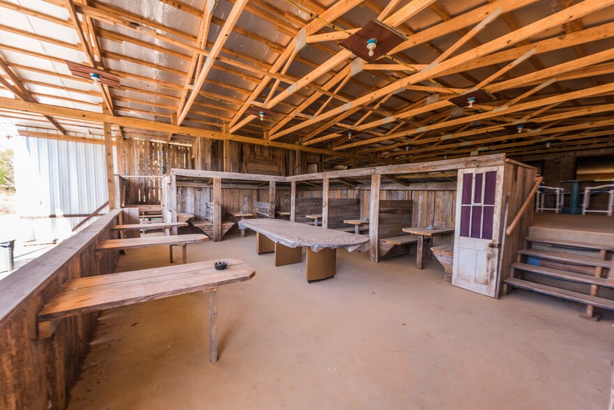 More Photos Of 7386 Mt Carmel Rd, Decaturville Convenience Store For Sale