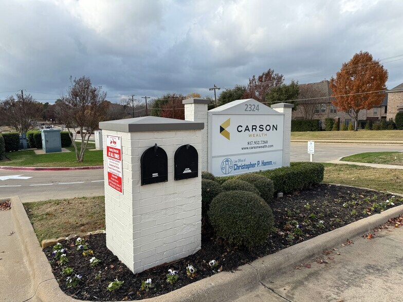 More Photos Of 2324 Cheek Sparger Rd, Bedford Office For Sale