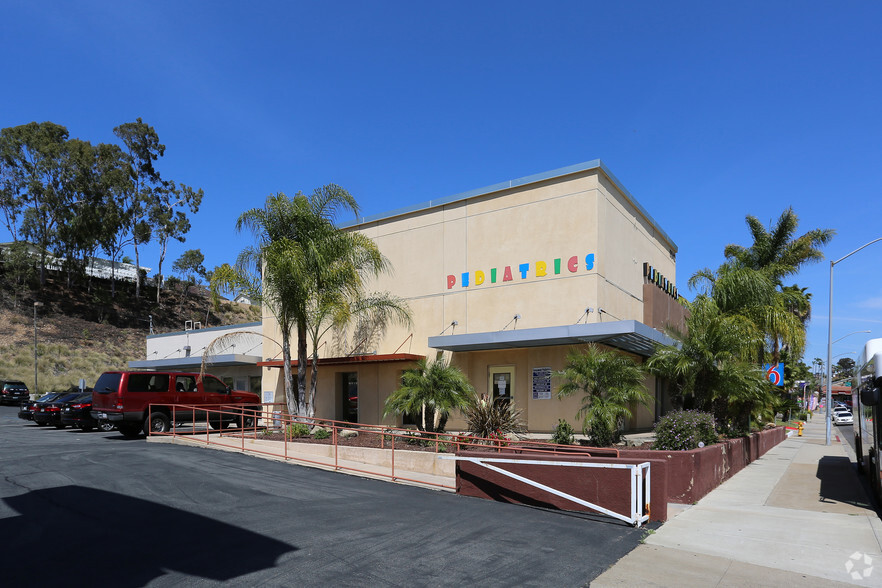 Primary Photo Of 6942 University Ave, La Mesa Medical For Lease