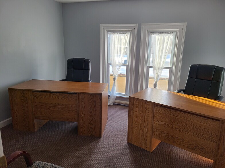 More Photos Of 614 E Broadway St, Mount Pleasant Coworking Space
