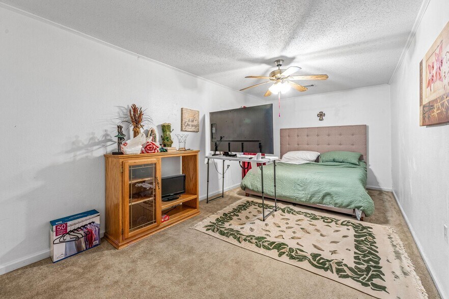 More Photos Of 14330 S Highway 281, Santo Trailer Camper Park For Sale