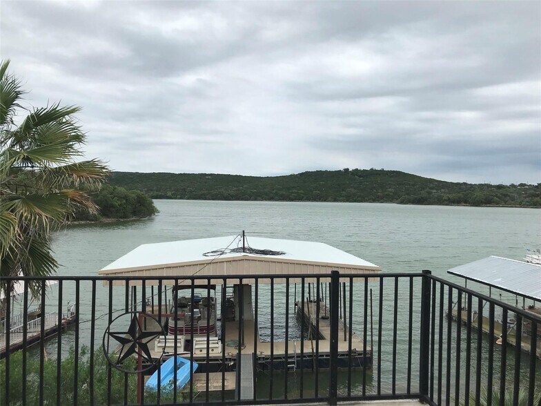 More Photos Of 325 Eagle Rest Ln, Burnet Marina For Sale