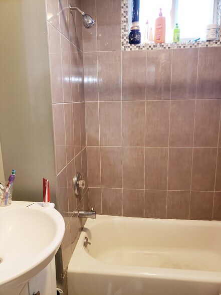 More Photos Of 79-81 Washington St, Perth Amboy Apartments For Sale