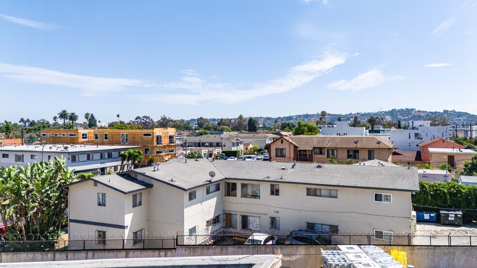 More Photos Of 2027 S Ridgeley Dr, Los Angeles Apartments For Sale