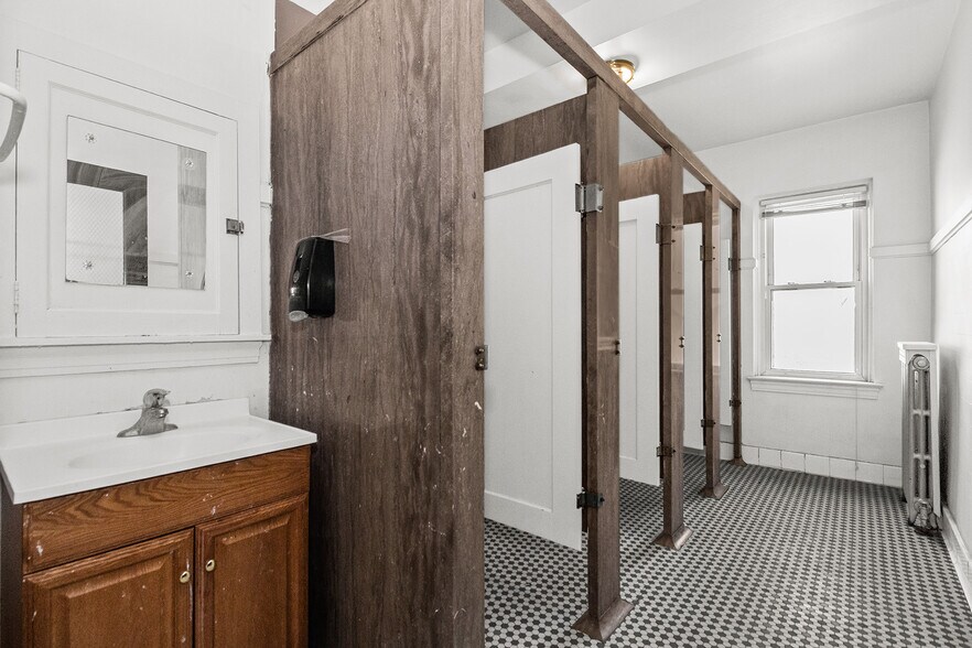 More Photos Of 4925-4933 W Patterson Ave, Chicago Apartments For Sale