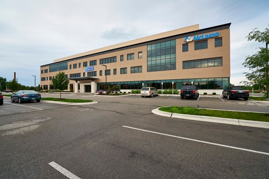 More Photos Of 4 Columbus Ave, Bay City Medical For Lease