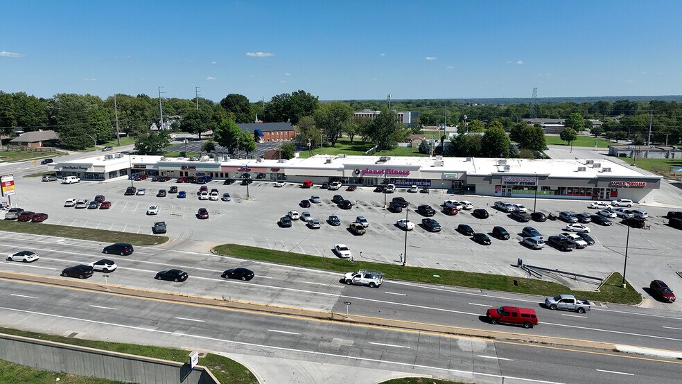 More Photos Of 2301-2341 S M-291 Hwy, Independence Unknown For Lease