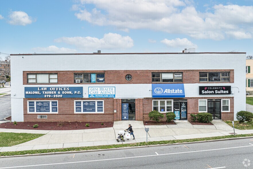 More Photos Of 147-151 W Merrick Rd, Freeport Medical For Lease